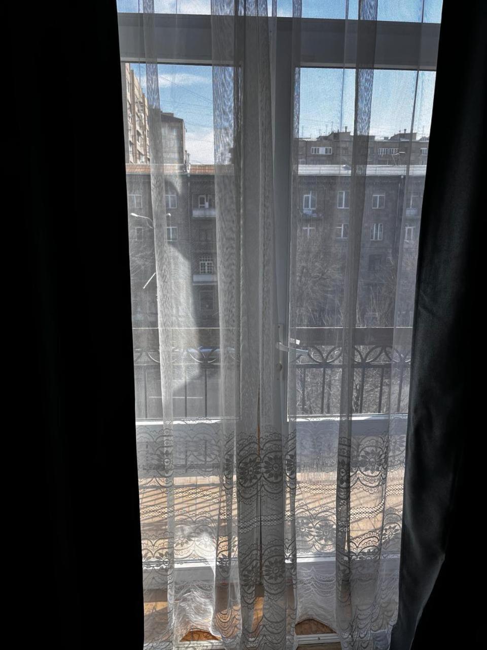Komitas Apartement Jerevan Eksteriør billede