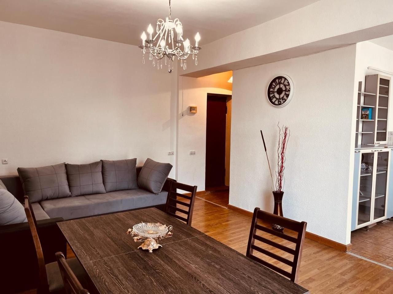 Komitas Apartement Jerevan Eksteriør billede