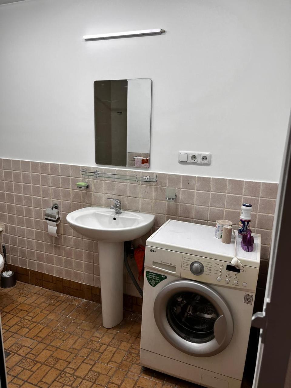 Komitas Apartement Jerevan Eksteriør billede